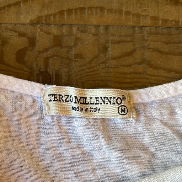 Gorgeous White Italian Linen Embroidered Top - Picture 10 of 14